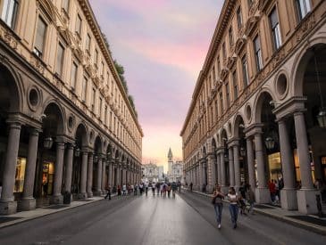 Quelle est la ville italienne la plus proche de Briançon ?